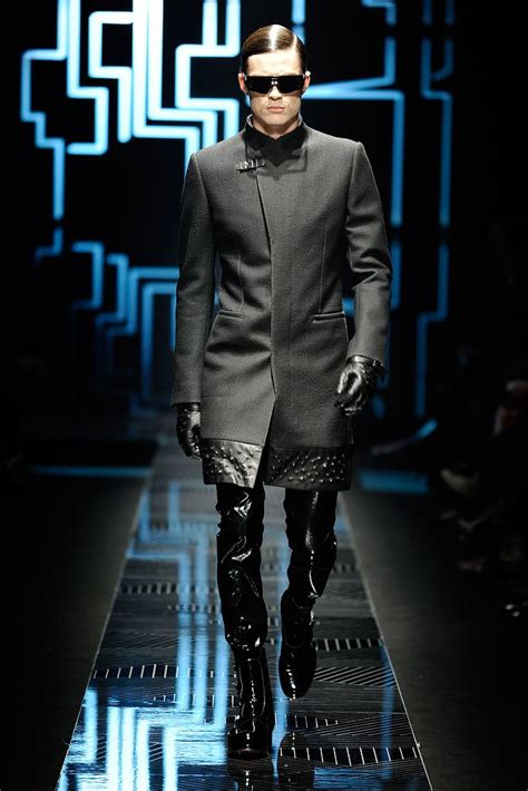 versace collezione uomo 2010|Versace Fall 2010 Menswear .